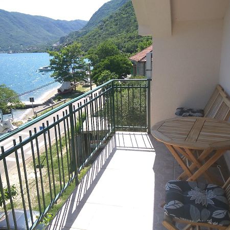 Apartmani Villa Radovic リサン エクステリア 写真