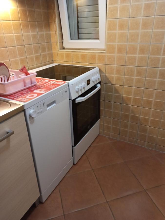 Apartmani Villa Radovic リサン エクステリア 写真
