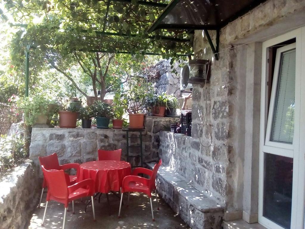 Apartmani Villa Radovic リサン エクステリア 写真