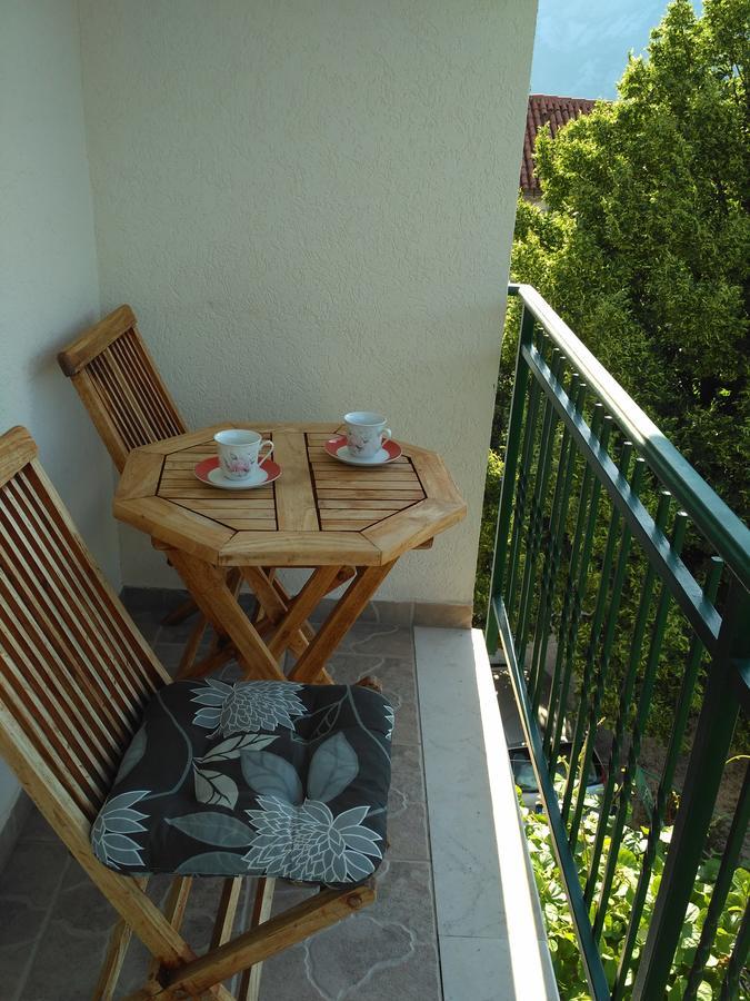 Apartmani Villa Radovic リサン エクステリア 写真