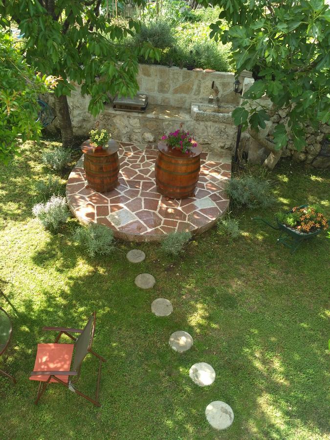 Apartmani Villa Radovic リサン エクステリア 写真
