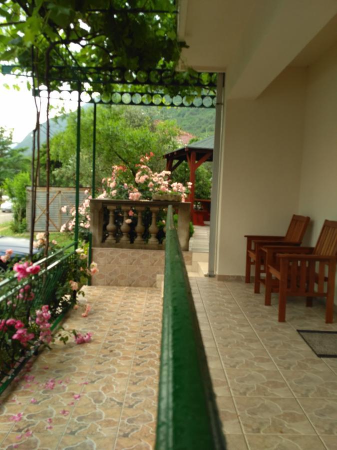 Apartmani Villa Radovic リサン エクステリア 写真